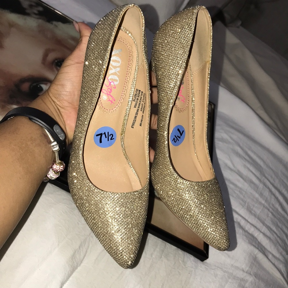 🌹 Gold pointed toe Shimmer Heels